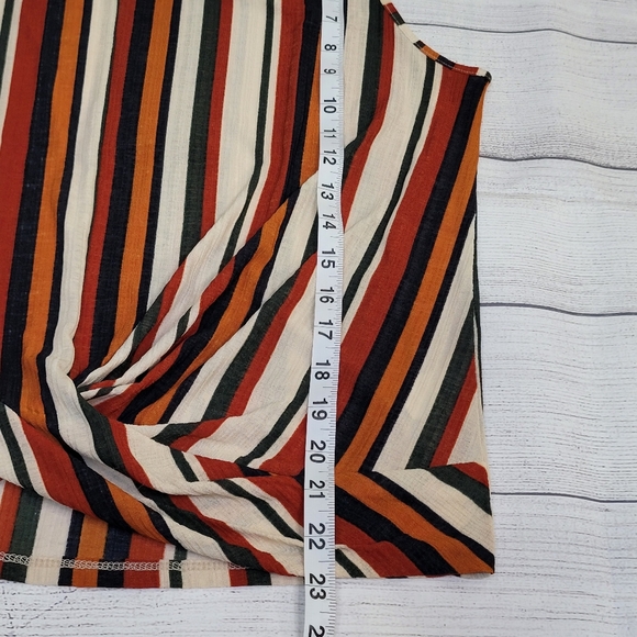 Naif Womens sz L Top Red Tan Striped Sleeveless Criss Cross Front Open Back - Picture 8 of 10